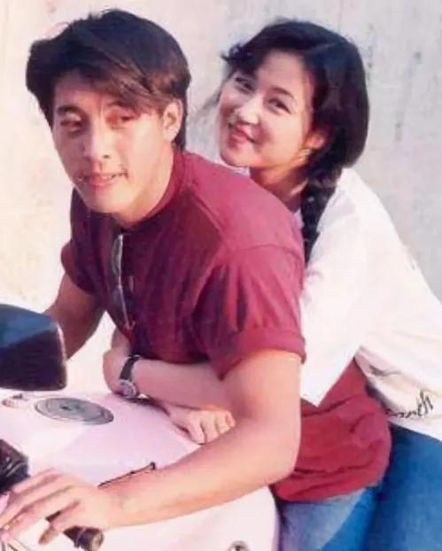 孔维|52岁依旧年轻，非甄子丹不嫁的万绮雯，却转身嫁给了编剧