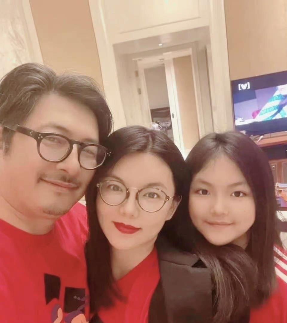 罗云熙|王岳伦深夜宣布离婚，还爆料李湘有新欢，被吐槽后立马删除动态