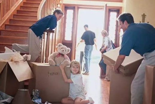 顺万通的赤小姐 搬家公司和搬家平台哪个好？