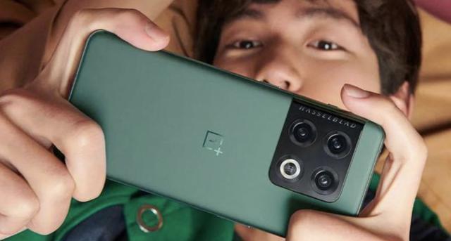 一加科技|一加10 Pro对手感多在乎？配5000mAh电池，却比苹果轻38克