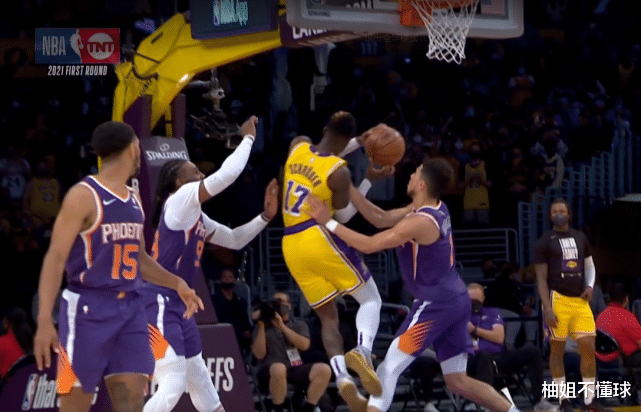 布克|湖人赢下的是比赛，太阳输掉的是格局！布克到底还是急了，年轻人终究是没沉住气