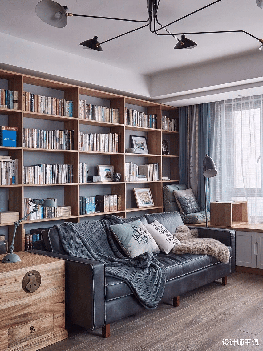 明明一个书架就能满足需求，为什么都要“书房”？真是浪费空间