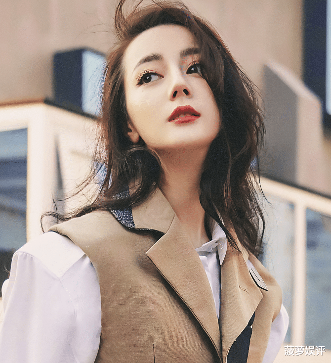 迪丽热巴|迪丽热巴新剧《驭鲛记》，官宣海报引发想象，看到任嘉伦简直了