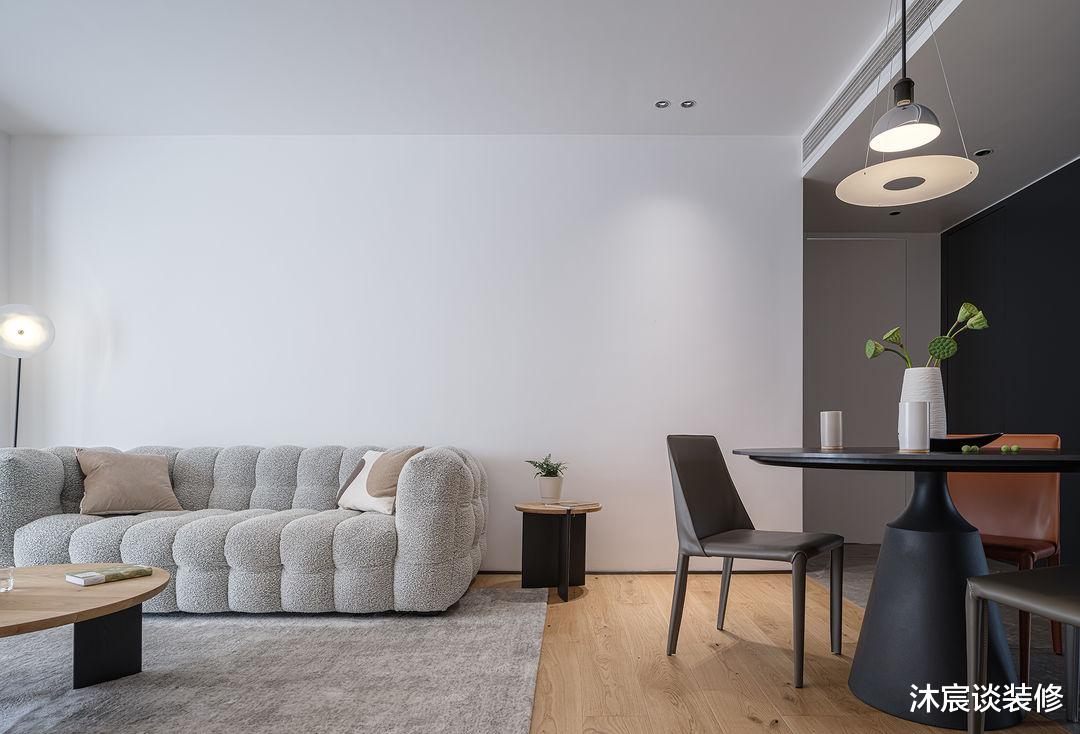 |未来我家，就要像她家这样装修，室内简洁大方，温馨舒缓很喜欢！