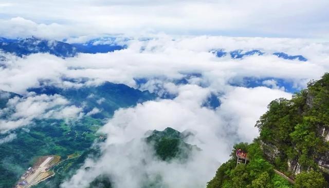 陕西 陕西一憋屈山脉，总被说成四川的，景美人少，大多数陕西人没去过