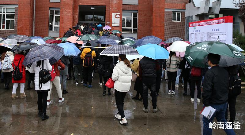 高校|招一个有16个人报名，招两个有10个人报名，选择哪个？答案不简单