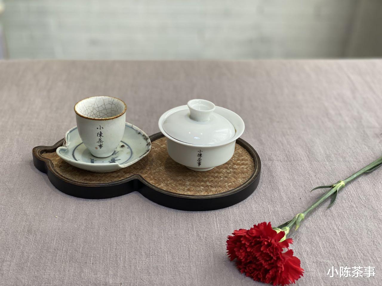 原创|听说盖碗泡茶都会烫手,烫习惯了就好?教你2种方法破解难题