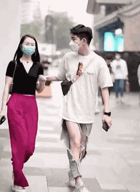 桃花时尚 发现流量密码之后，街头时尚就不再是时尚了，而是看谁更吸引眼球