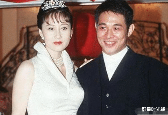 李连杰|李连杰女儿李思，从小跟黄秋燕生活，父亲和利智婚姻打破心中美梦