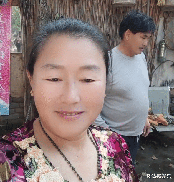 张小斐|“分居”风波后，曝陈亚男找朱小伟求和被拒，大衣哥夫妇忙秋收