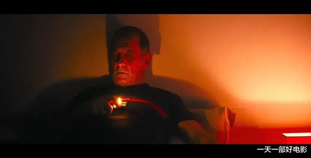 艾丽西亚|生猛到这个地步，一般人看不懂的尺度电影《钛》