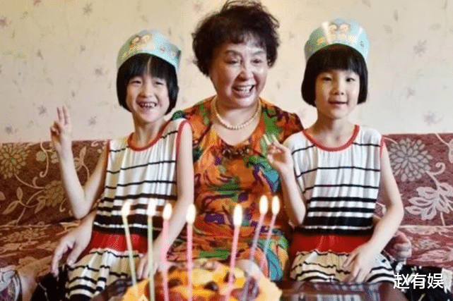 二胎 60岁大妈诞下双胞胎：11年后，曾经的喜悦输给了现实