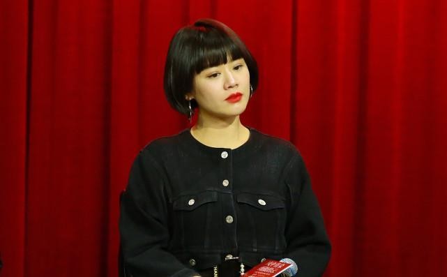 土豆泥 马思纯谈了恋爱后更嫩了，“妹妹头”看着真乖，还显得挺瘦的