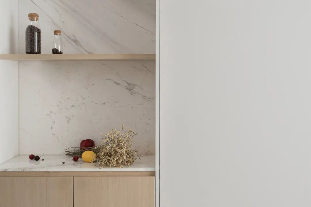 极简风有多香：入住3年还越住越新，这个130m2的家太秀了