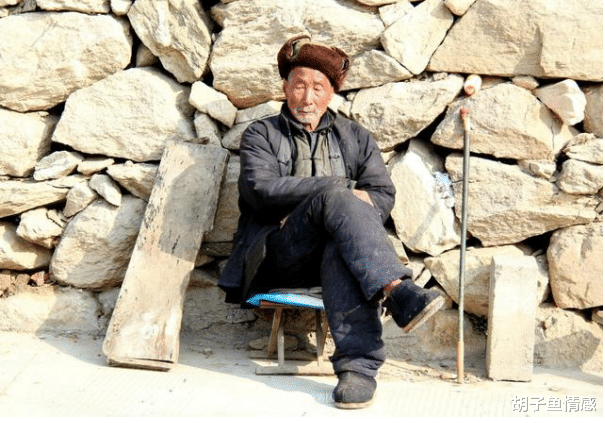 胡子鱼情感|72岁老人倾诉: 跟女儿同住半年后，才真正明白，晚年该去哪里养老