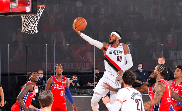 湖人队|利拉德洛瑞都不来？湖人可签昔日NBA超巨，与詹姆斯浓眉组成3巨头
