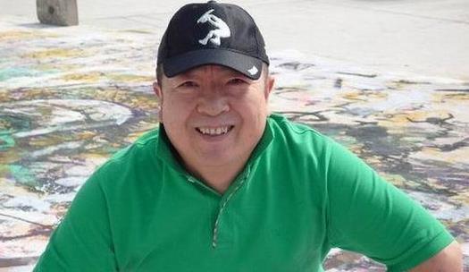 董浩|央视主持董浩：36岁就被下2次病危通知书，如今64岁住破屋吃面条