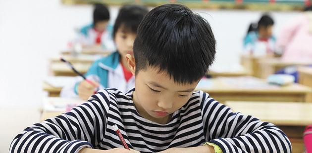 爱心常相伴|上学之前比别人多做一件事，孩子上学时学习轻松，成绩喜人