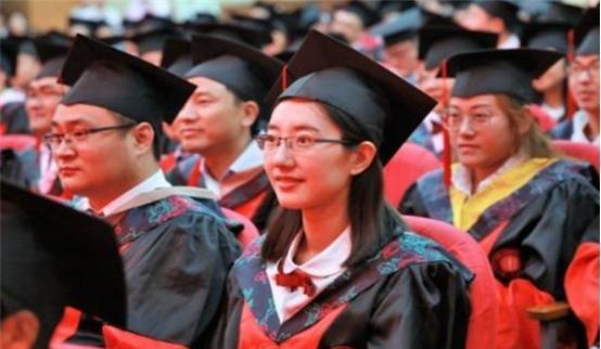 大学|大学毕业后“混得好”的学生，不一定是成绩好的，往往是他们
