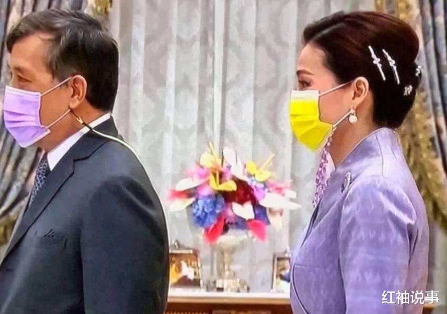 诗妮娜|诗妮娜被造型师内涵，一袭粉色礼服似小妾，在王后面前吃哑巴亏