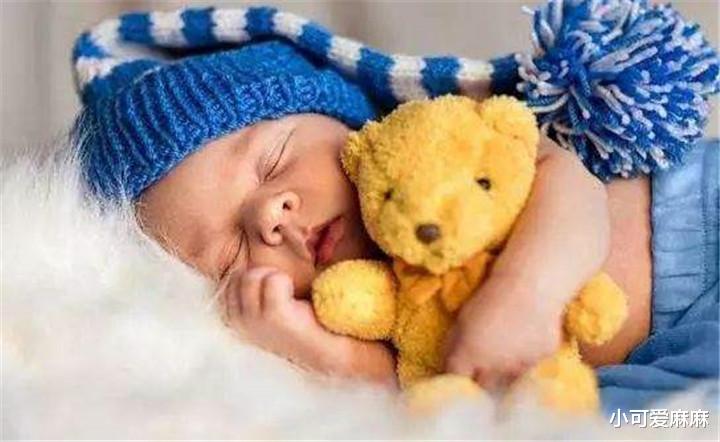 小可爱麻麻|为啥宝宝总喜欢被抱着走，放下就哭？这些“原因”家长要明白