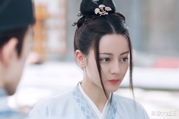 杨幂|“最受欢迎”女演员排行，杨紫第5，杨幂仅第3，榜首堪称收视女王