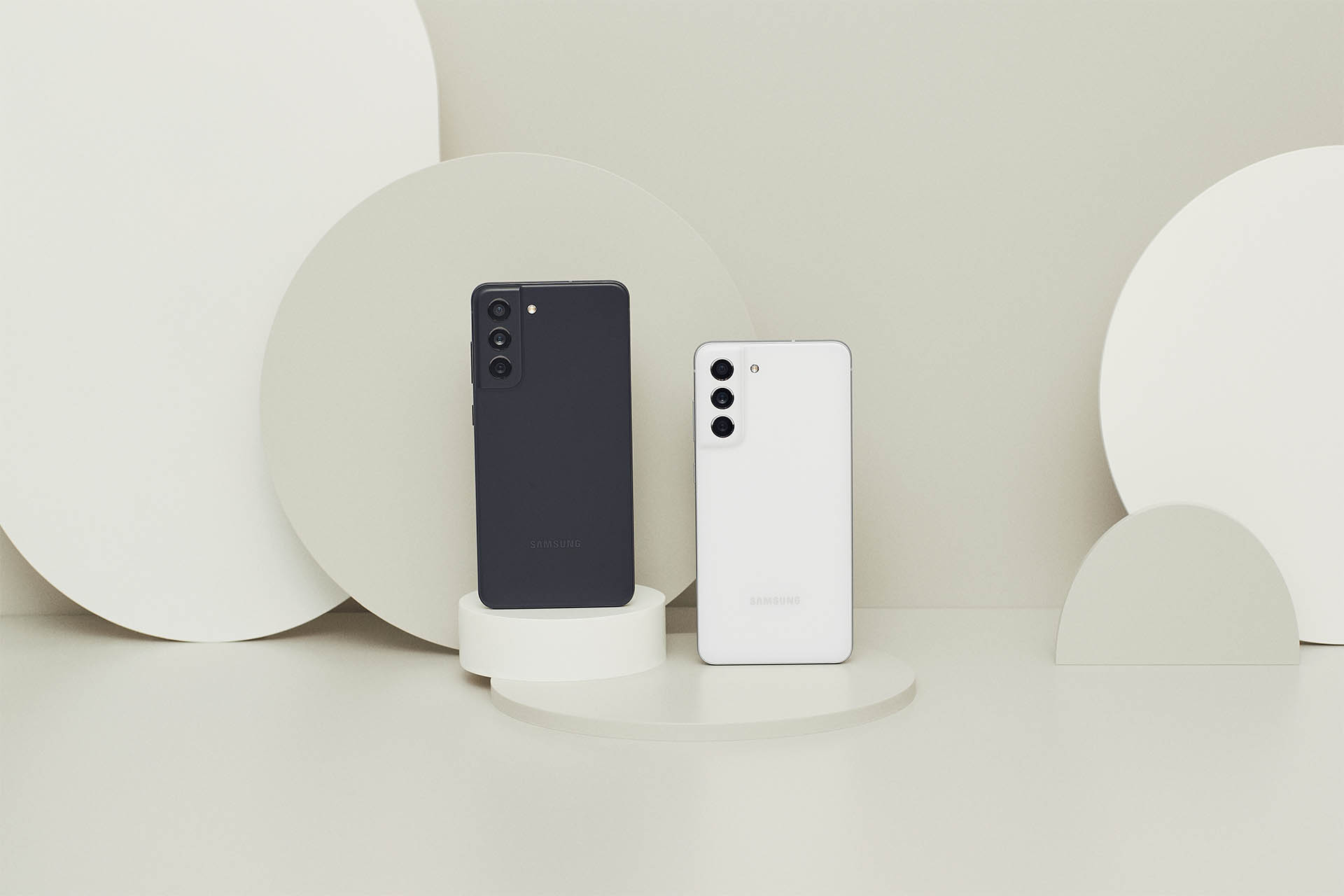 摄像头|Galaxy S21 FE曝光，晓龙888+4500mh电池，四个摄像头