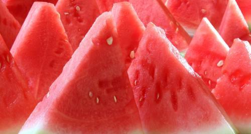 水果|哪些水果“含糖高”,看完这个表格就明白,让你健康吃水果