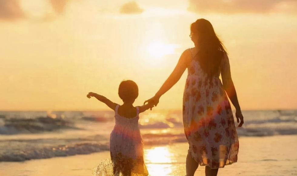 小雪妈妈育儿|首批“随母姓”的孩子已成年,需面临3种尴尬,能坦然面对吗?