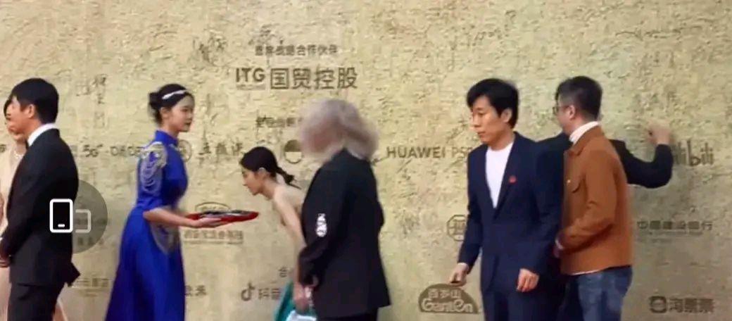 陈乔恩|张天爱经纪公司发文澄清？张子枫教养高？倪妮性格大大咧咧？