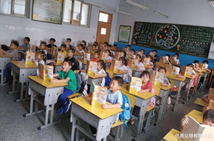00后|00后小学生的“聊天暗语”，变成网络流行词，家长看完一脸懵