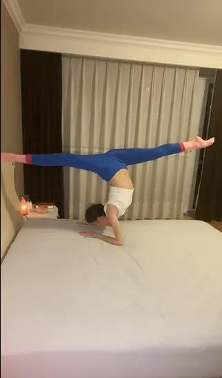 金晨|当红女星“人设翻车”？粉丝：什么女神，都是装的！