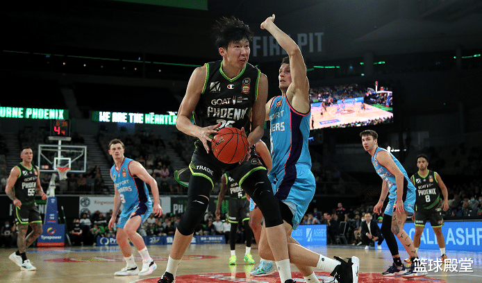 周琦|周琦制勝球救主，球迷卻破防！空位不傳成藍領(lǐng)，一隱患或助其蛻變