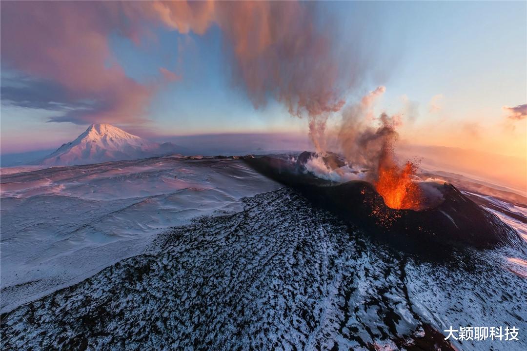 如果把塑料垃圾扔到火山里,方法是否可行?科学家曾进行实验!