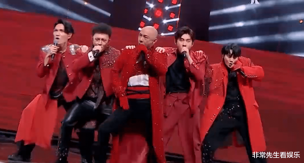 张卫健|《追光吧》一公结束，张卫健组淘汰1人，吴建豪组第一名实至名归