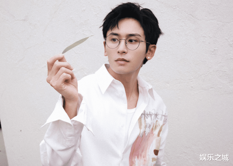 赵丽颖|赵丽颖终于准备进组？演古装角色，合作当红小生，“双顶流”要爆