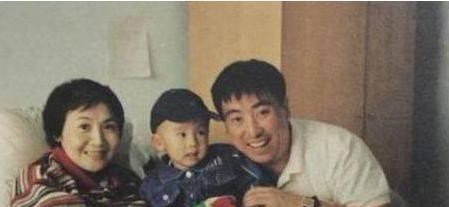 张馨予|2002年，41岁的她患癌去世，留下2岁的儿子，成陈道明一生的痛