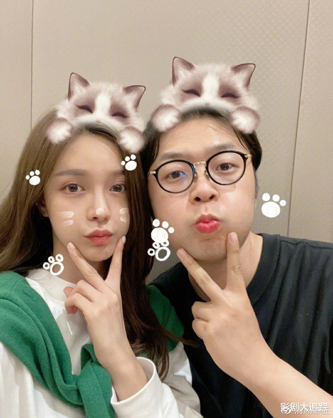 沈梦辰|哇哦！沈梦辰微博终于发两人白衣红底照了，粉丝：这是领证了？