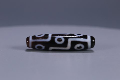 天珠|至纯天珠，藏传 老玛瑙九眼天珠