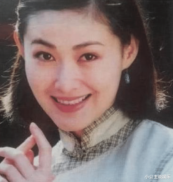 潘金莲|她因演潘金莲一夜成名，曾与潘长江搭档上春晚，如今49岁依旧美丽