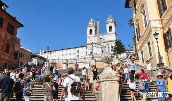 旅游业 扬言不欢迎中国游客，还贴出中文标语，如今旅游业大不如前