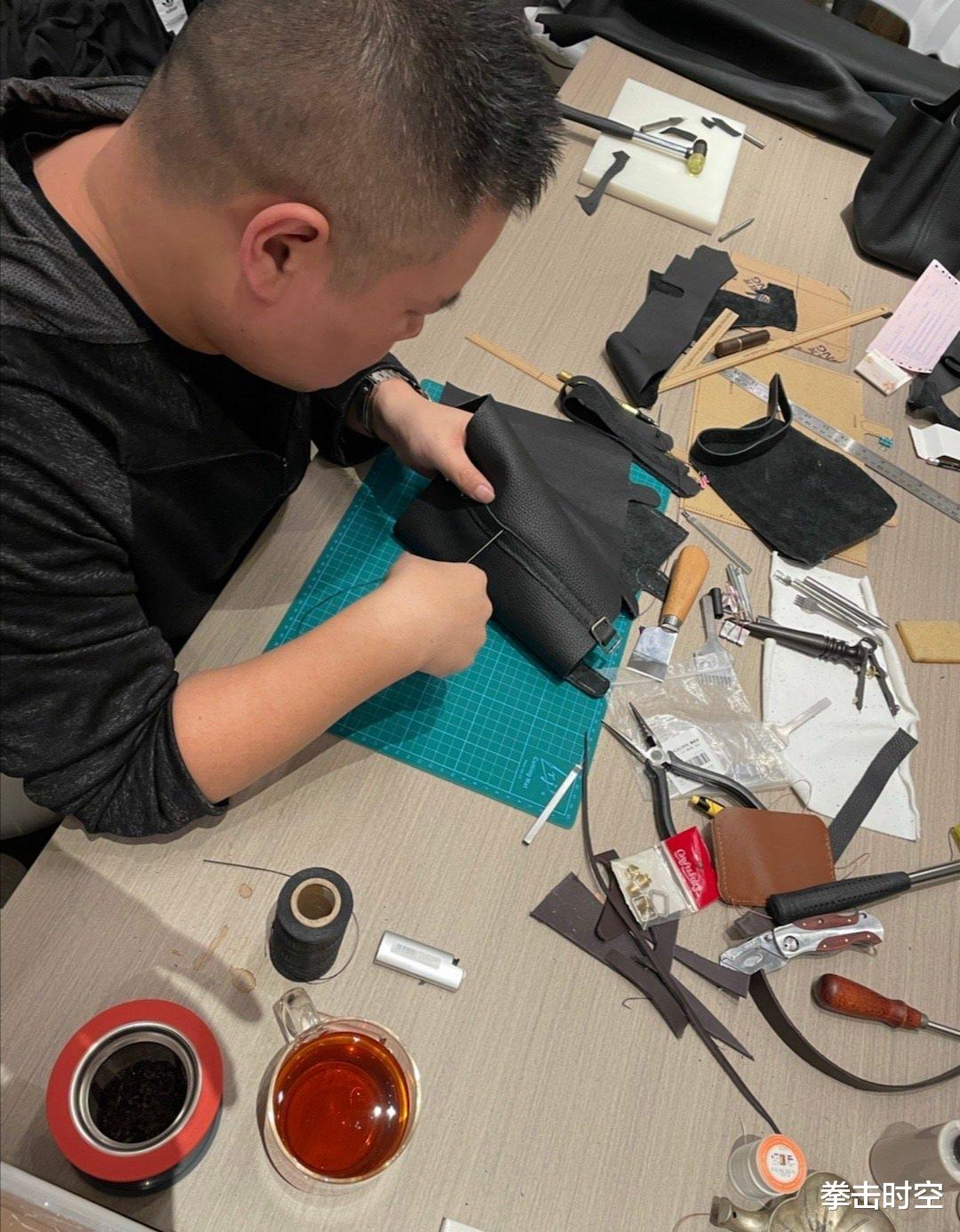 岳云鹏|著名导演抨击岳云鹏：不要再作秀了，你为啥不为老婆戒烟呢？