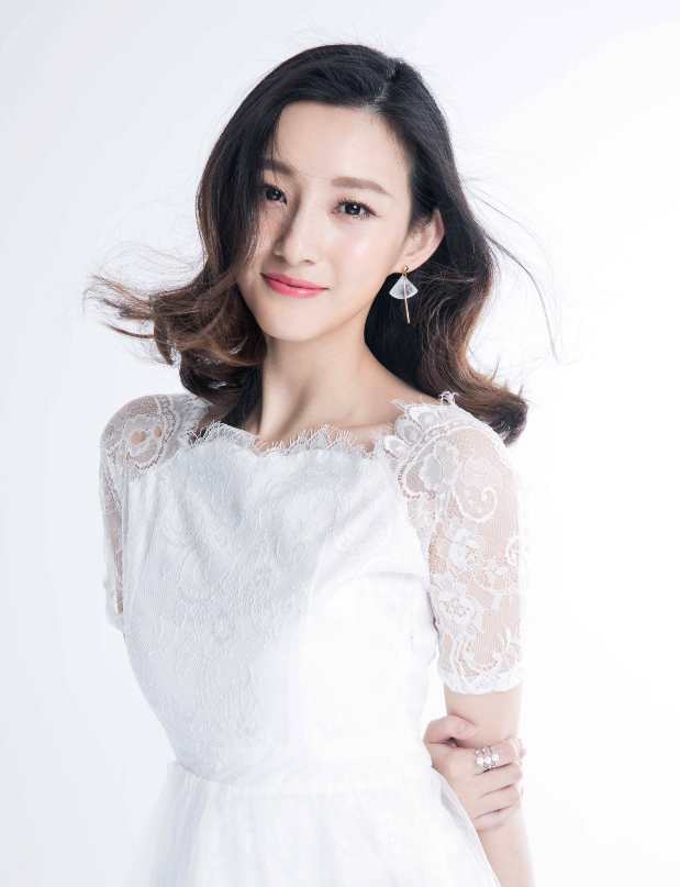 |央视美女主持人马凡舒，网友直呼：简直仙女下凡！怎么这么好看？