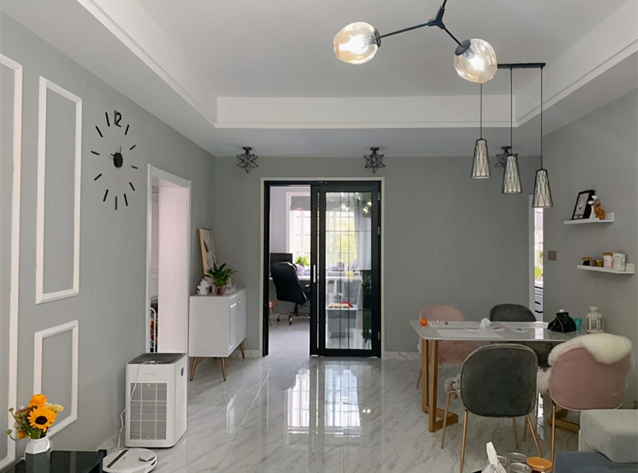 北欧风的新房入住,简约的装修和装饰温馨又大气,朋友都说值了