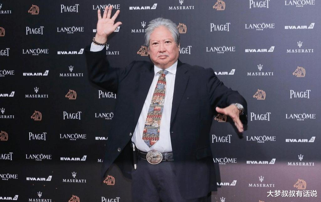 洪金宝|69岁洪金宝肥肚“消瘦一大圈”暴瘦拄拐杖复出拍片…原因藏洋葱！