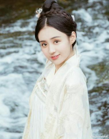 郑合惠子|郑合惠子否认加戏，郑爽粉丝却依旧不依不饶，网友：没有白敬亭和她谁看剧？