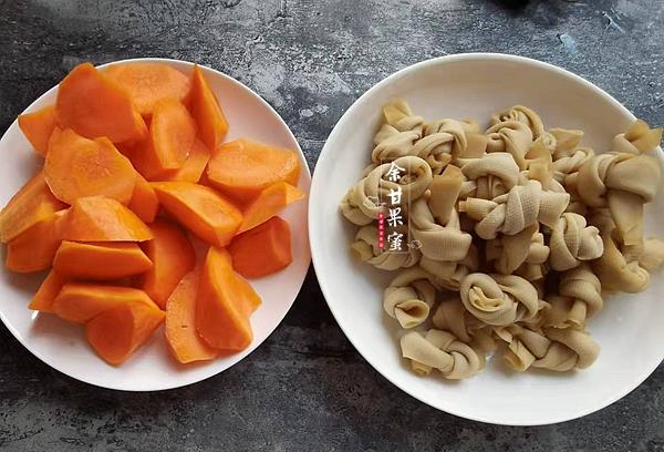 养花小娇娘|贴秋膘炖猪肉，除了百叶结再多加这食物，三种食材炖一锅，真香