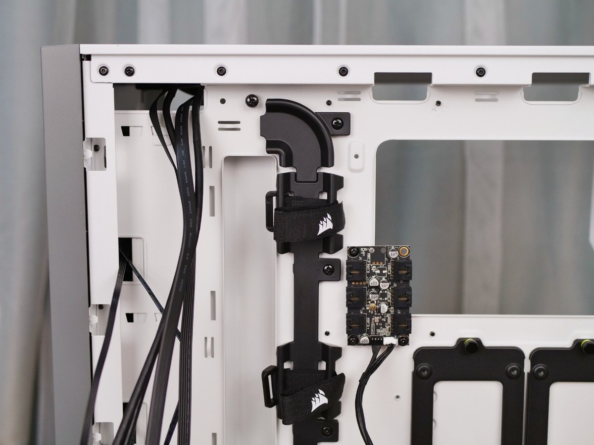 机箱|给女生配电脑?颜值是关键,附实惠配置清单,日后升级还能自己用