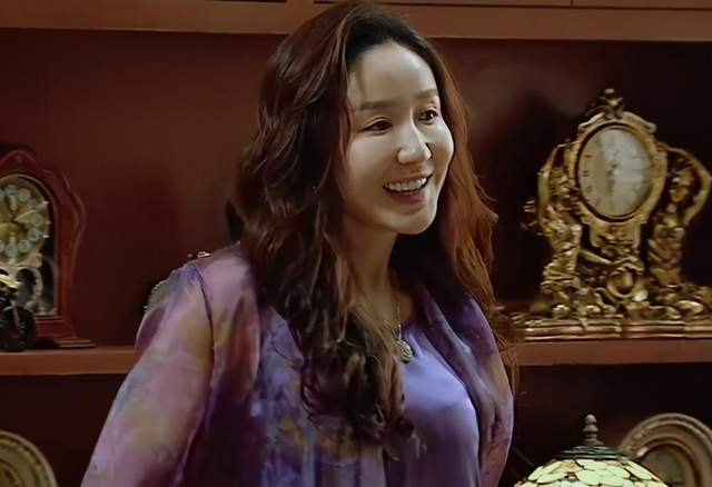 娄艺潇|曾经的“胡一菲”再也见不到了，网友捶胸表示惋惜