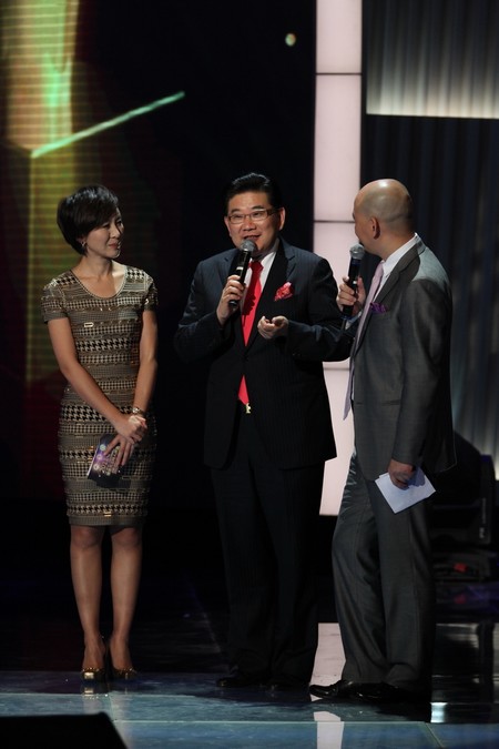 主持人|陈蓉4岁还不会说话，却成为了一名主持人，她的双胞胎女儿好可爱